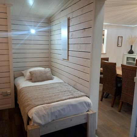 Le Chalet Du Lac Villa Robertville Kültér fotó