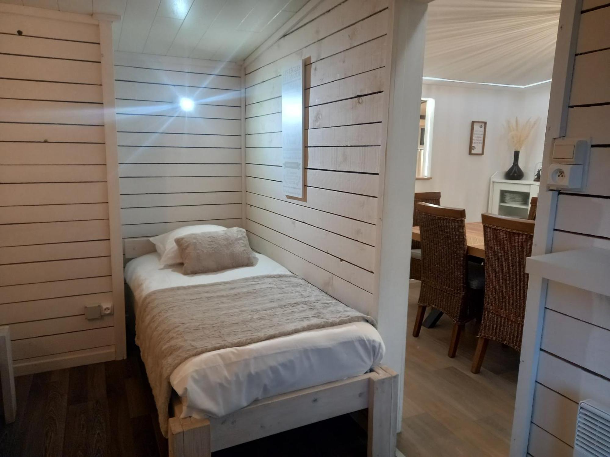 Le Chalet Du Lac Villa Robertville Kültér fotó